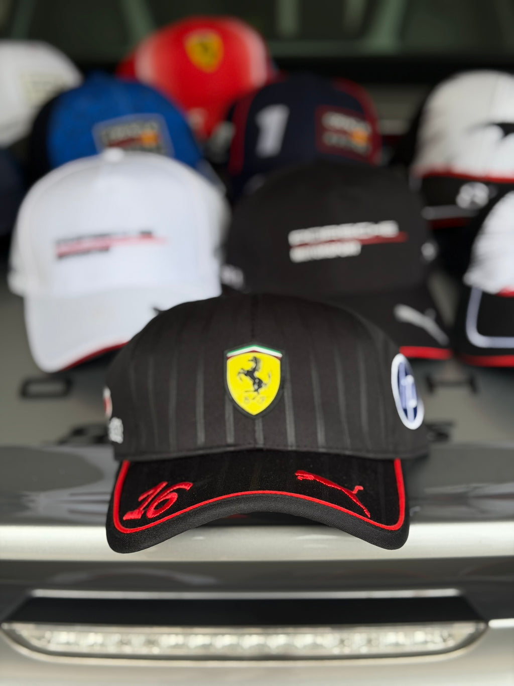 Gorra Ferrari Negra